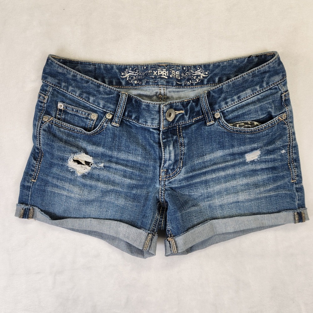 Express Women Denim Blue Distressed Cuffed Shorts Size 6